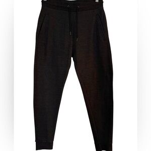 Zara Men’s Cotton Knit Jogger in Charcoal Gray
Size US Medium